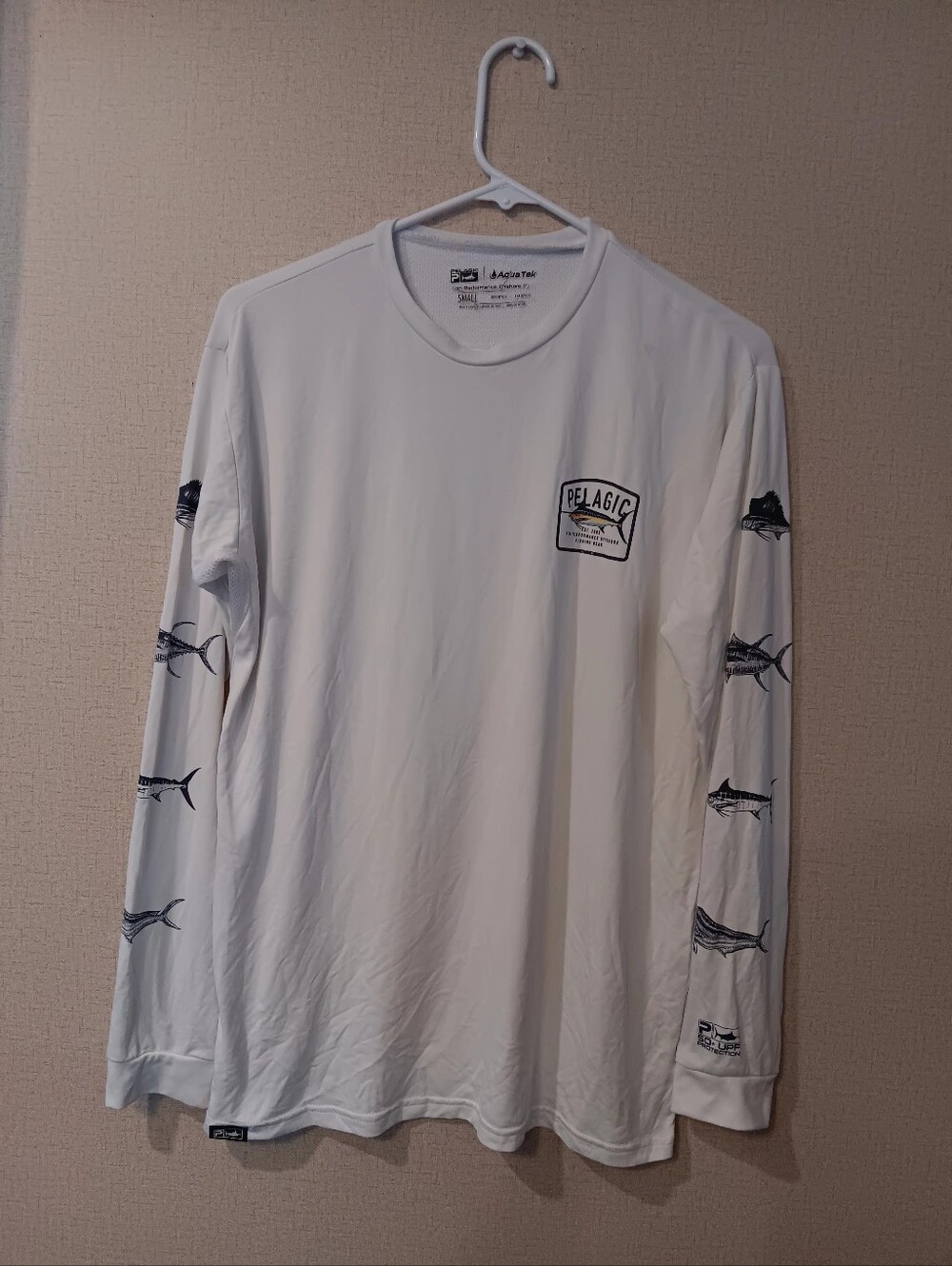 Pelagic Men’s White Long Sleeve Fishing Tee with Sleeve Marlin Graphics Sz Small